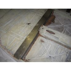Predná výstuha podlahy / Traverse AV de plancher